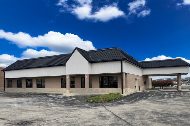 Plus de détails pour 12514 Reynolds Dr, Fishers, IN - Commerce de détail à vendre