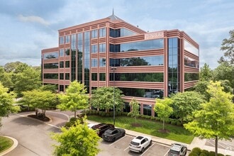 272 Bendix Rd, Virginia Beach, VA à louer Photo du bâtiment- Image 1 de 6