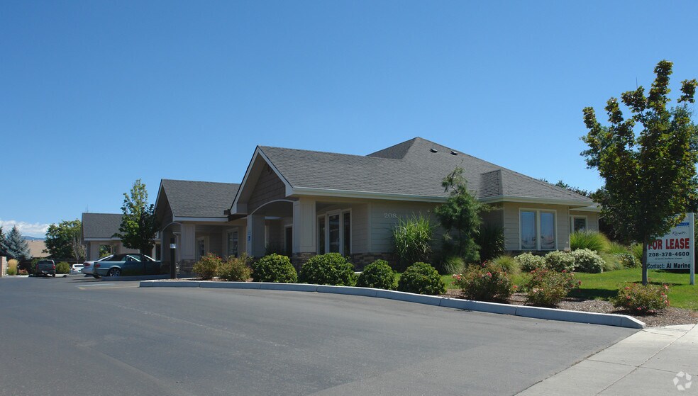208 S Academy Ave, Eagle, ID à louer - Photo du bâtiment - Image 1 de 5