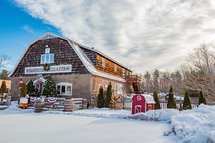 690 Bath Rd, Wiscasset, ME for sale - Primary Photo - Image 1 of 8