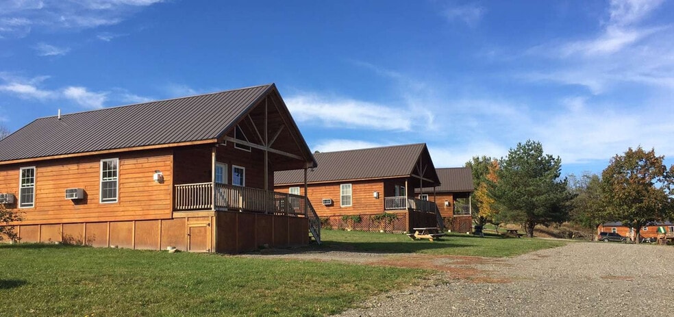 446 Maples Rd, Milford, NY à vendre - Photo du bâtiment - Image 2 de 48