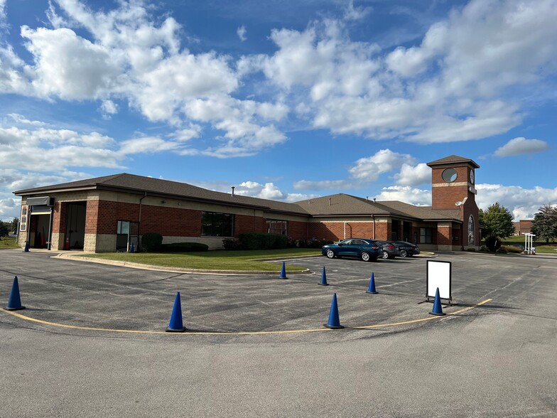 2120 Main St, Batavia, IL à vendre - Photo du bâtiment - Image 1 de 7