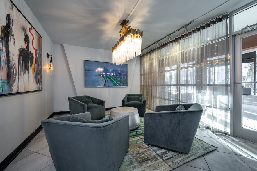 5525 N Winthrop Ave, Chicago, IL à vendre - Photo du bâtiment - Image 3 de 24