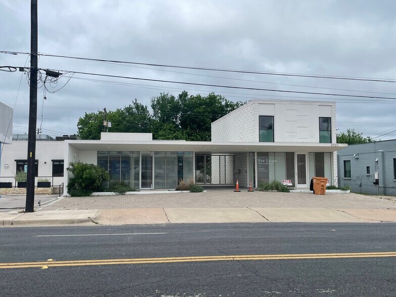 5120-5124 Burnet Rd, Austin, TX à louer - Photo principale - Image 1 de 1