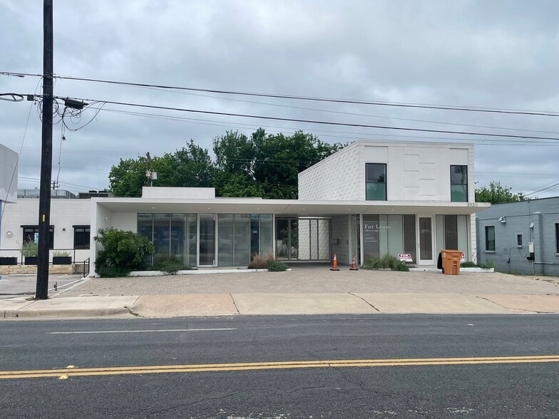 5120-5124 Burnet Rd, Austin, TX for lease - Primary Photo - Image 1 of 1