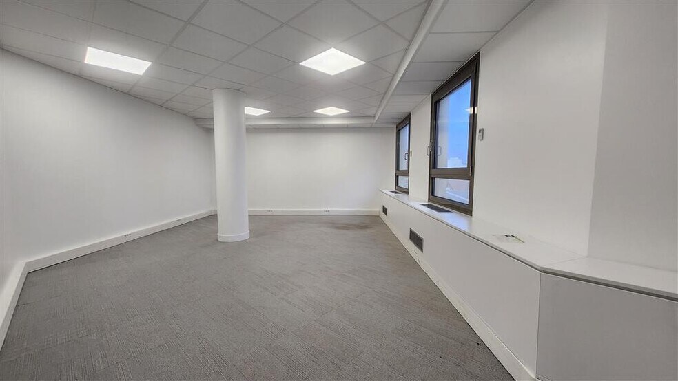 Bureau dans La Garenne-Colombes à louer - Photo intérieure - Image 2 de 5