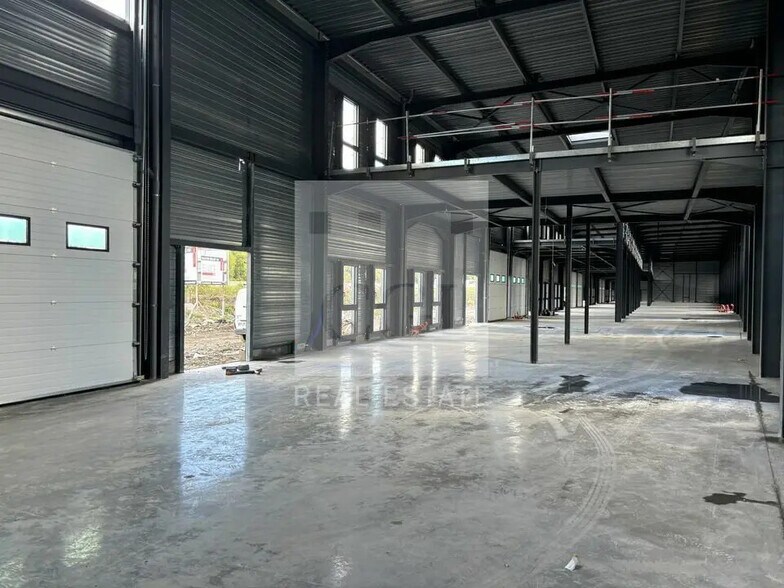 Flex dans Bourgoin-Jallieu à louer - Photo du bâtiment - Image 2 de 12