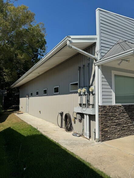 276 E Pine St, Ponchatoula, LA à vendre - Photo du bâtiment - Image 3 de 20