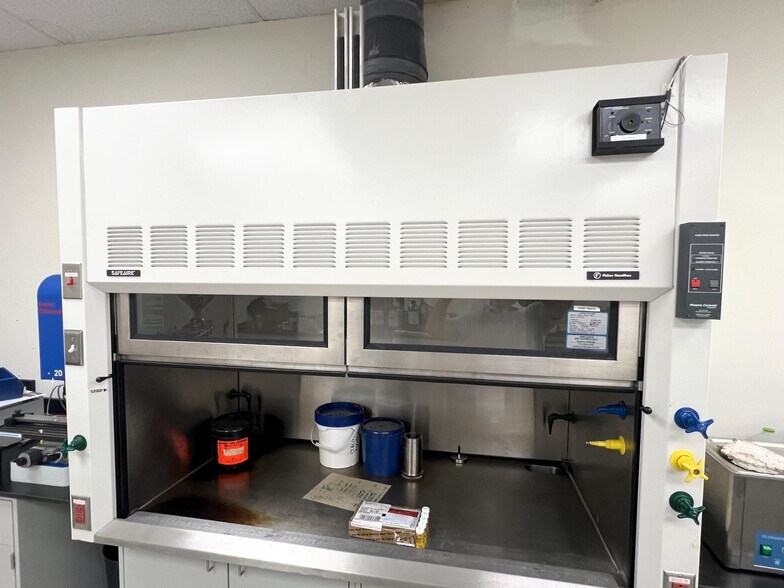 7030 Windfern Rd, Houston, TX à vendre - Photo du bâtiment - Image 3 de 7