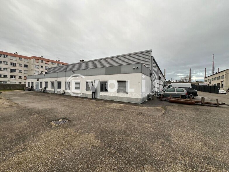 Industrial in Feyzin for lease - Building Photo - Image 2 of 12
