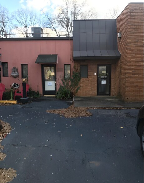 408 E Main St, Spartanburg, SC à louer - Photo du bâtiment - Image 2 de 5