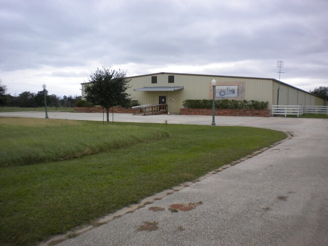 Plus de détails pour 2504 SH-304, Smithville, TX - Industriel à vendre
