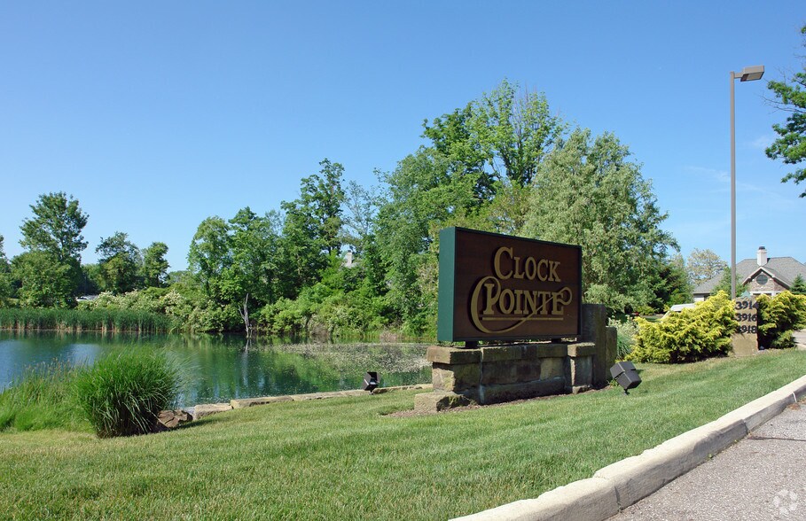 3926 Clock Pointe Trl, Stow, OH à louer - Photo du bâtiment - Image 2 de 5
