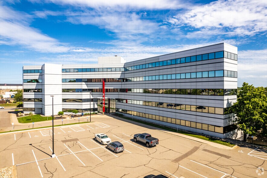 3433 NE Broadway St, Minneapolis, MN à louer - Photo du bâtiment - Image 3 de 15