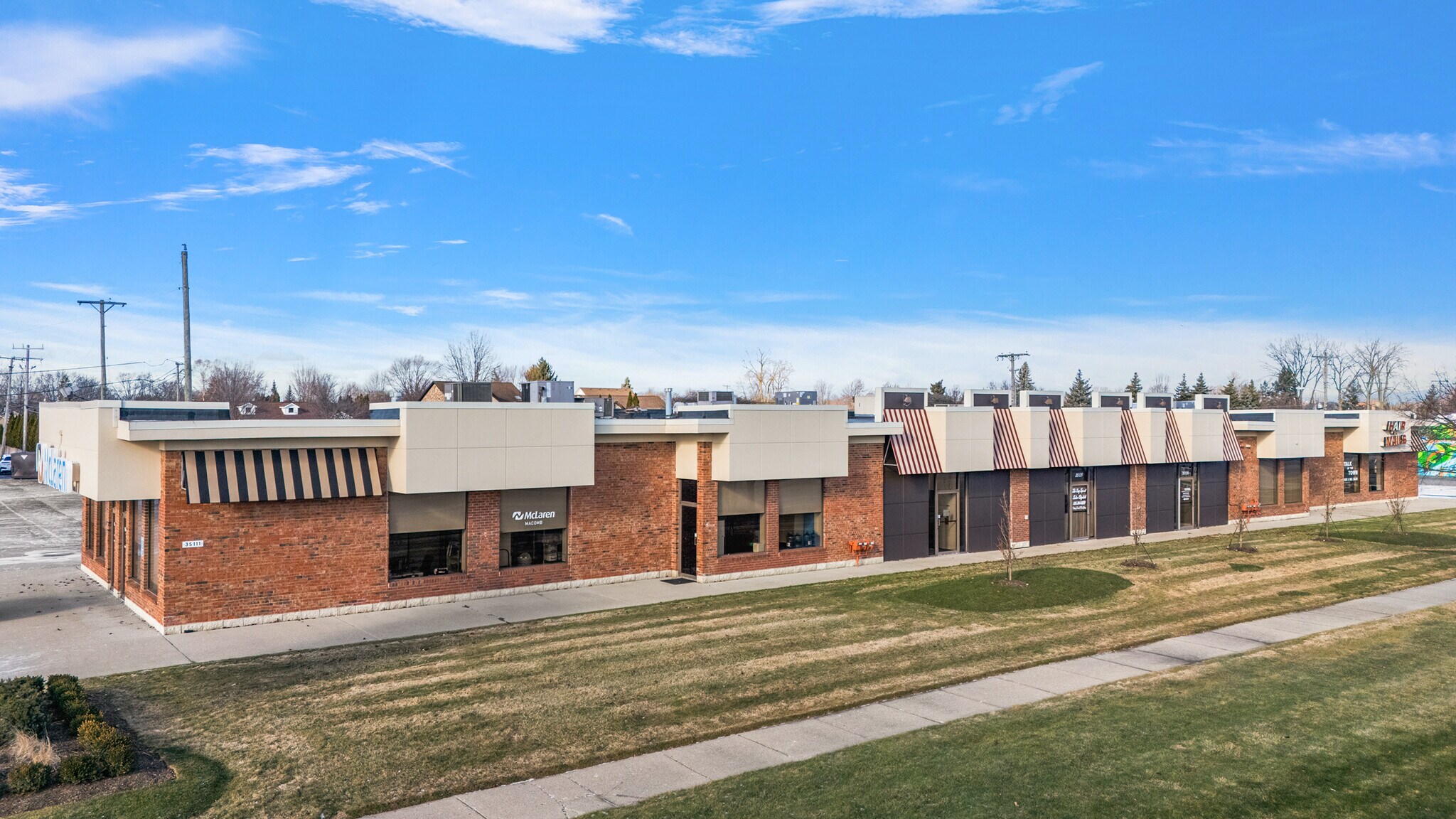 35111-35147 Dodge Park Rd, Sterling Heights, MI à louer Photo du bâtiment- Image 1 de 6