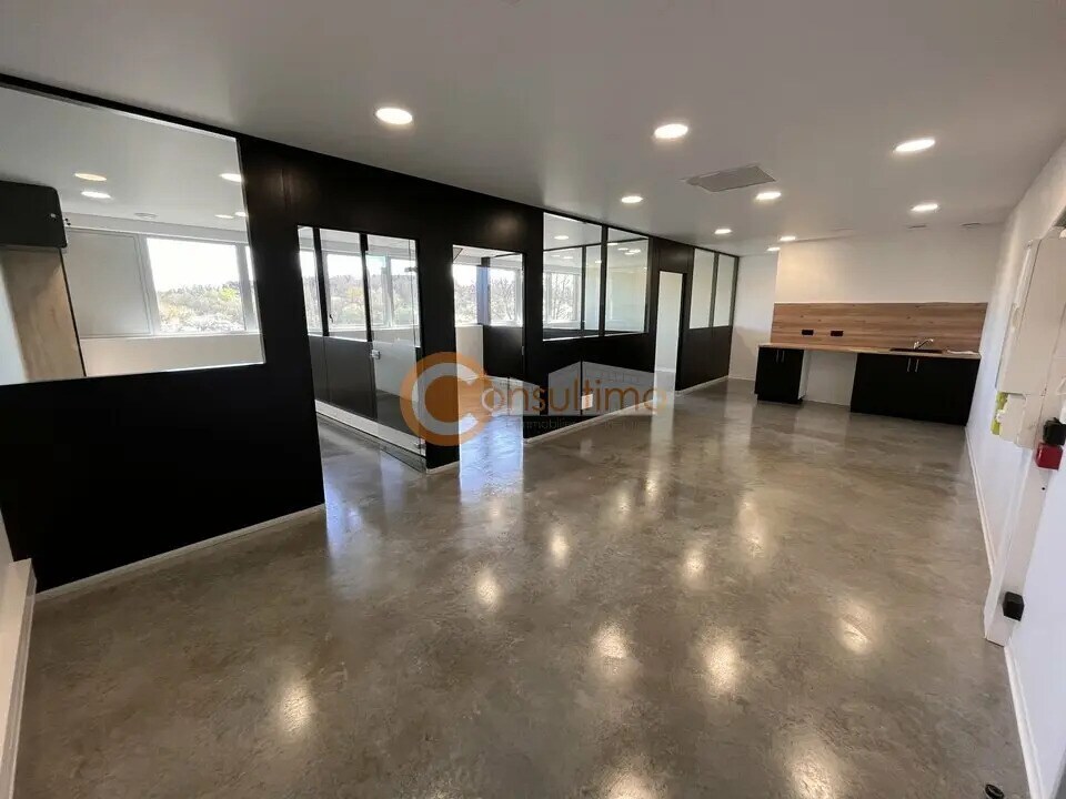 Office in Carbon-Blanc for sale Building Photo- Image 1 of 13