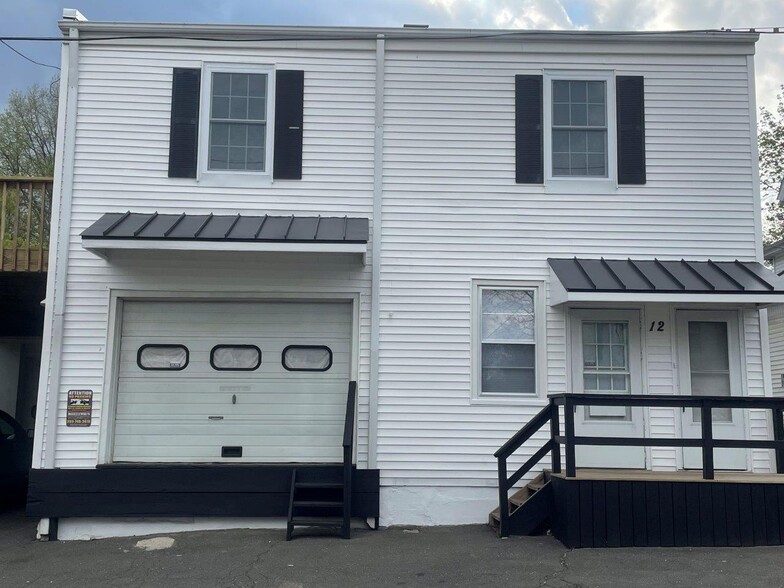 12 Bates Pl, Danbury, CT for lease - Building Photo - Image 3 of 8