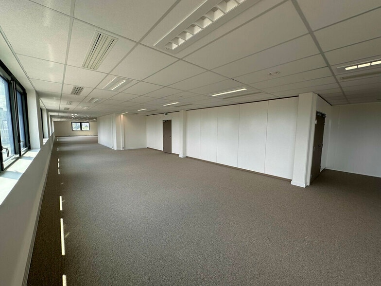 Office in Strasbourg for lease - Interior Photo - Image 2 of 6