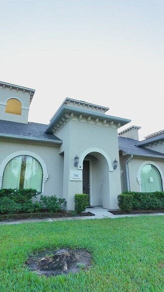 12816 Willow Centre Dr, Houston, TX à vendre - Vidéo sur l’inscription commerciale - Image 2 de 26