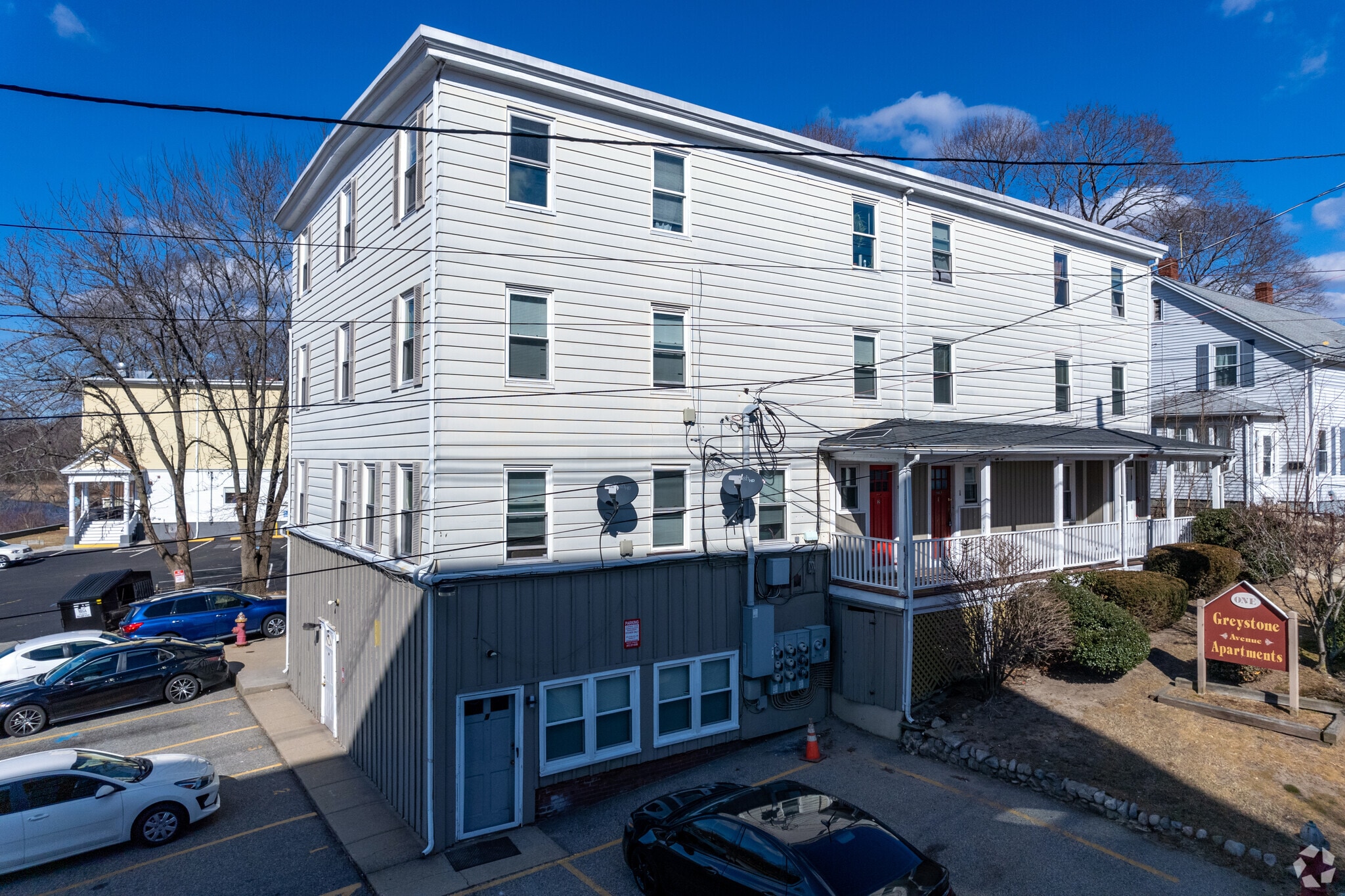 1 Greystone Ave, North Providence, RI à vendre Photo principale- Image 1 de 5