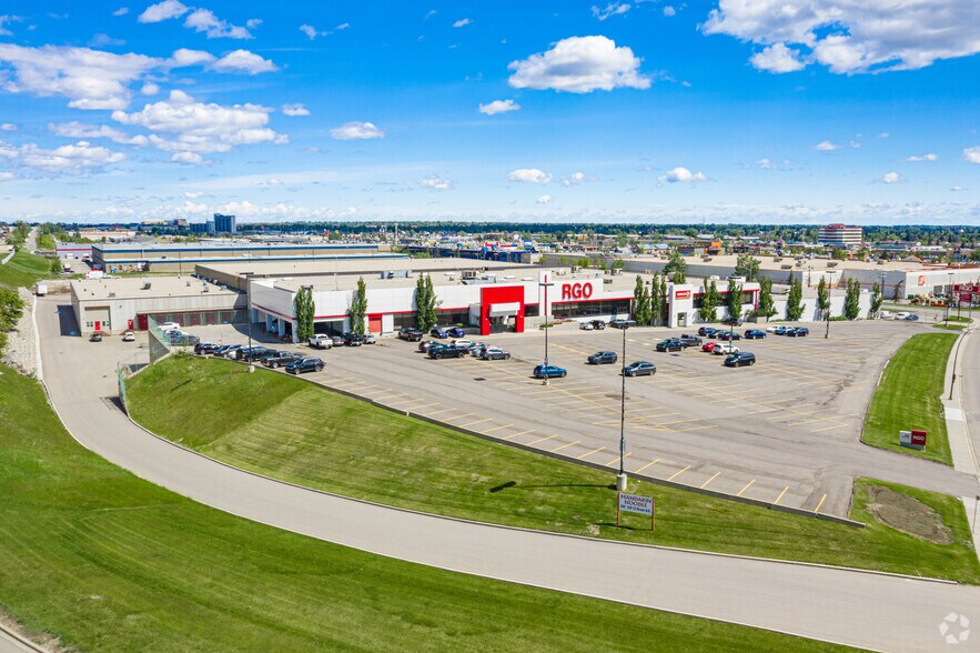 229 33rd St NE, Calgary, AB à vendre - Photo principale - Image 1 de 1