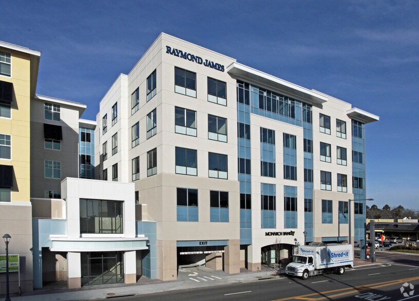 332 Laskin Rd, Virginia Beach, VA à louer - Photo du bâtiment - Image 2 de 120