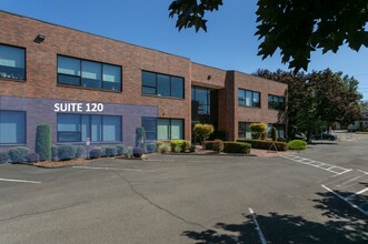 975 SE Sandy Blvd, Portland, OR for lease Building Photo- Image 1 of 22