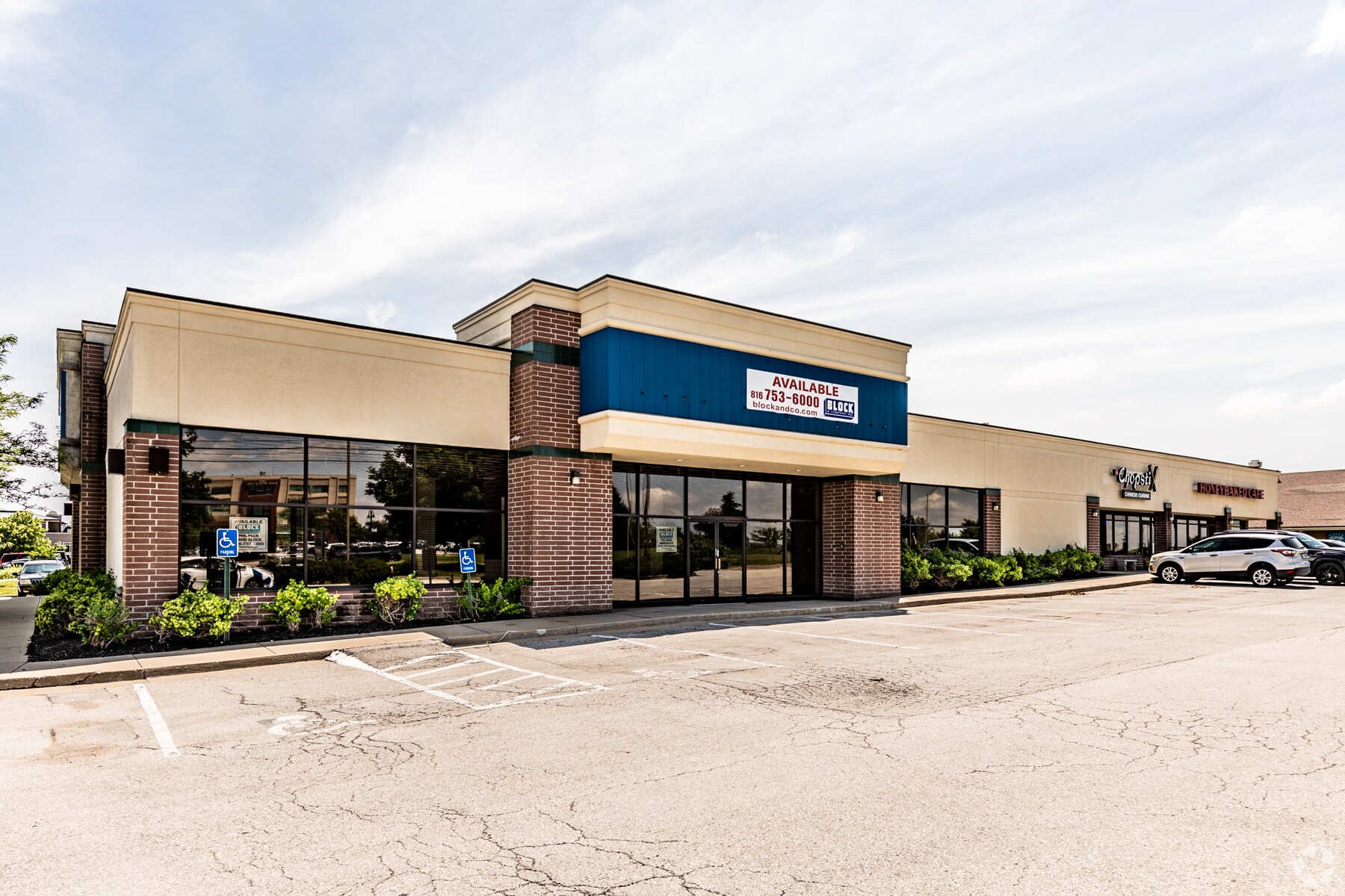 6001-6005 NW Barry Rd, Kansas City, MO à louer Photo du bâtiment- Image 1 de 5