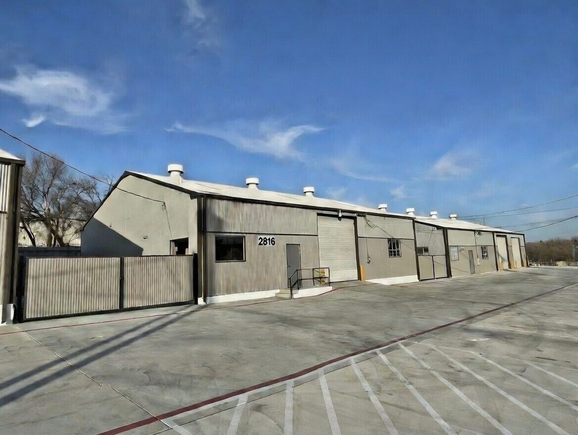 2814 N Nichols St, Fort Worth, TX for lease Building Photo- Image 1 of 1