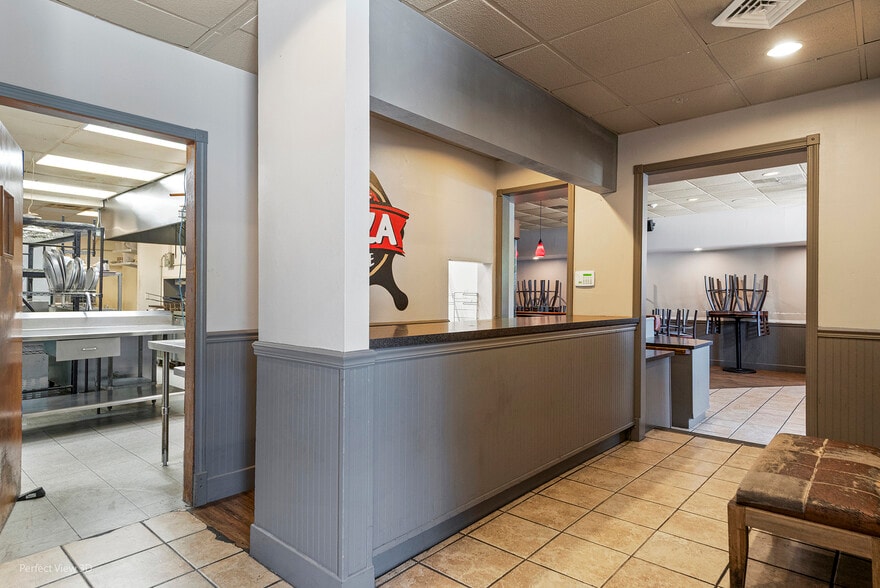 119 W Washington St, Momence, IL for sale - Building Photo - Image 3 of 7