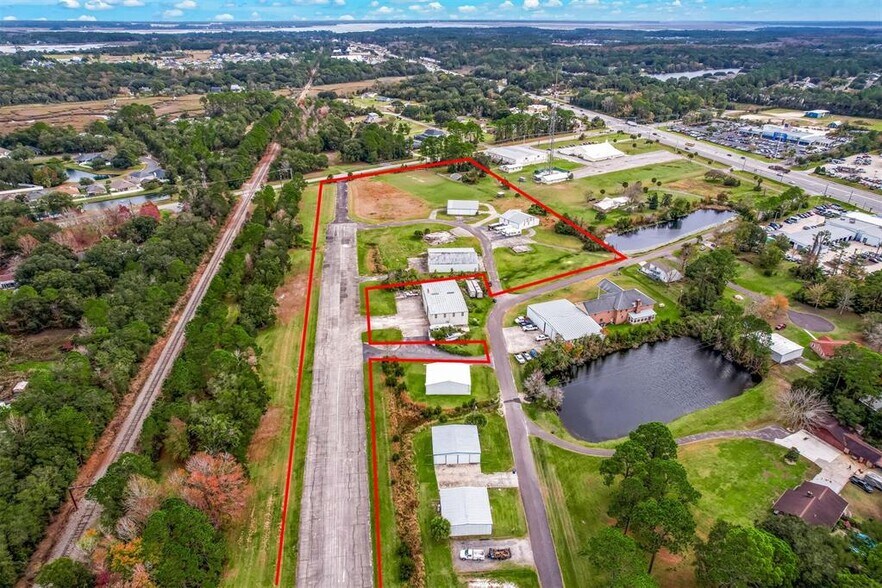 96168 Cessna Dr, Yulee, FL à vendre - Photo du bâtiment - Image 2 de 36