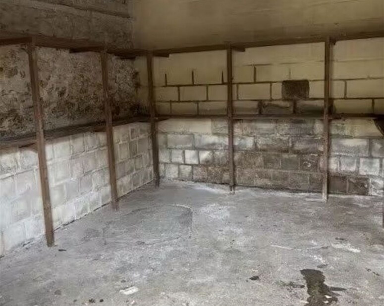 Langhurst Barn, Chiddingfold for lease Interior Photo- Image 1 of 3