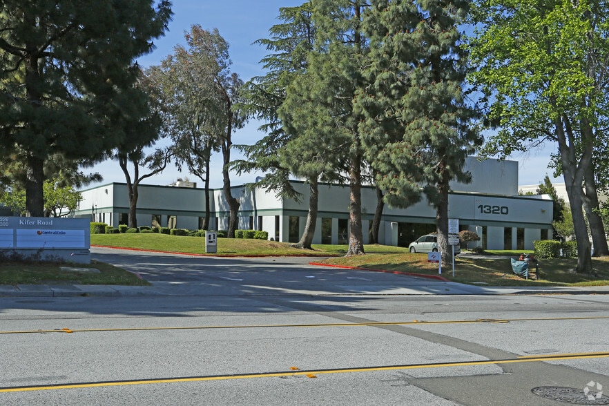1320 Kifer Rd, Sunnyvale, CA for lease - Building Photo - Image 2 of 8