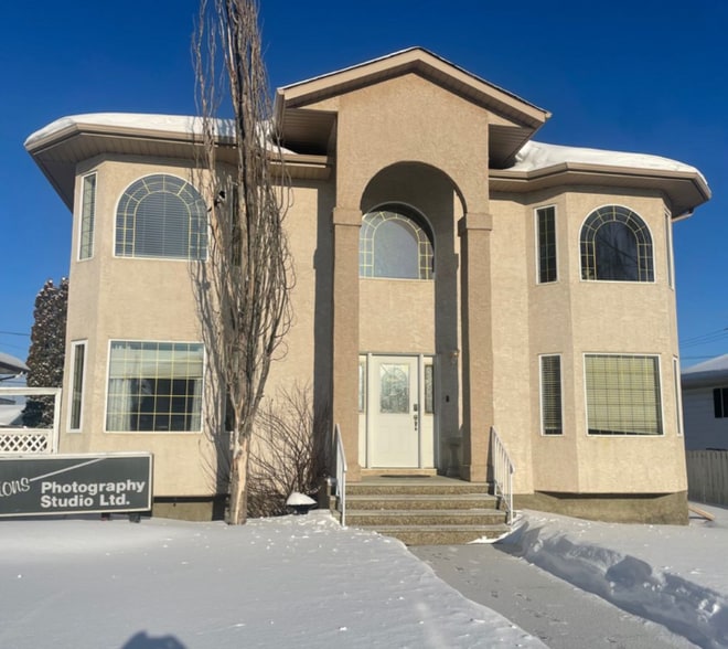 16210 100A Ave NW, Edmonton, AB for sale - Building Photo - Image 1 of 15