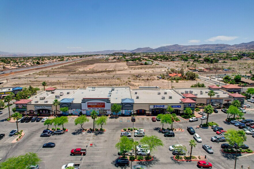 9210 S Eastern Ave, Henderson, NV à louer - Photo du bâtiment - Image 3 de 7