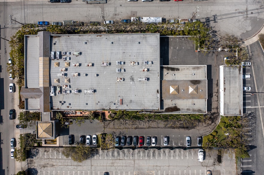 12575 Beatrice St, Los Angeles, CA for lease - Building Photo - Image 2 of 4