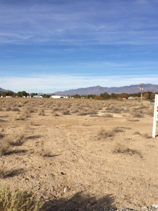 1660 W Charleston Park Ave, Pahrump, NV for sale Primary Photo- Image 1 of 6