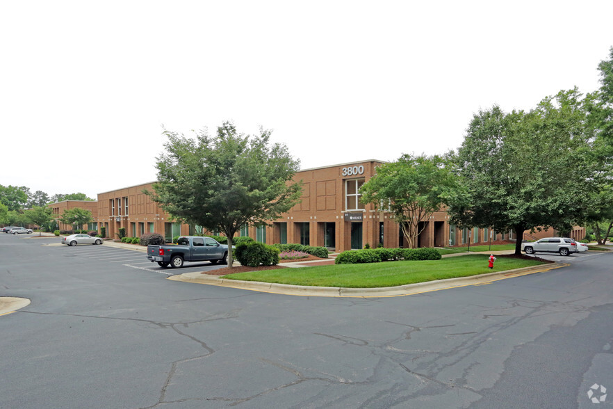 3800 Gateway Centre Blvd, Morrisville, NC for lease - Primary Photo - Image 1 of 25