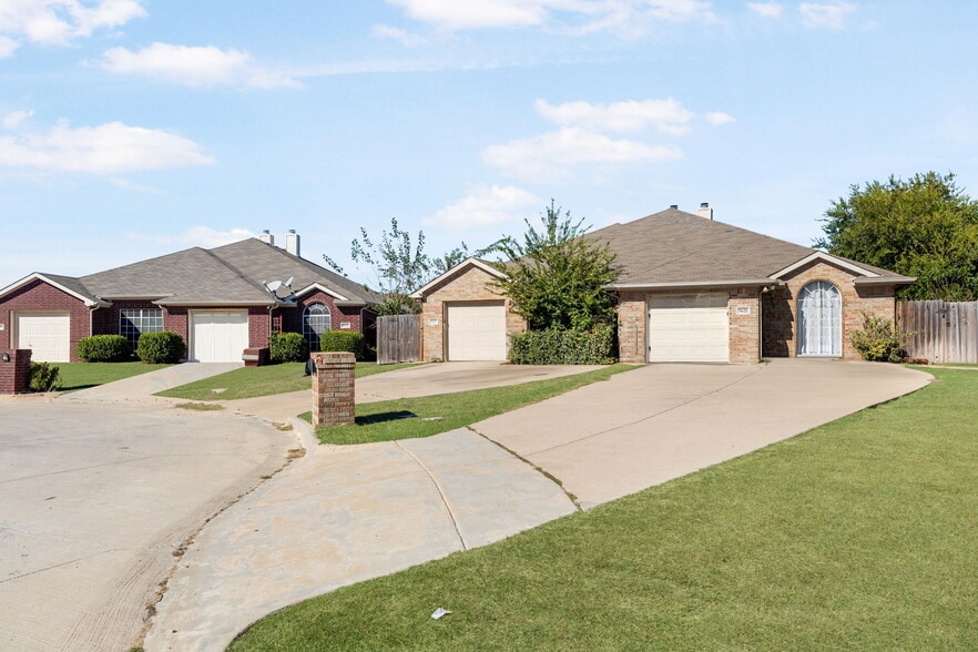 5617 Blackmon Ct, Fort Worth, TX for sale - Primary Photo - Image 1 of 3