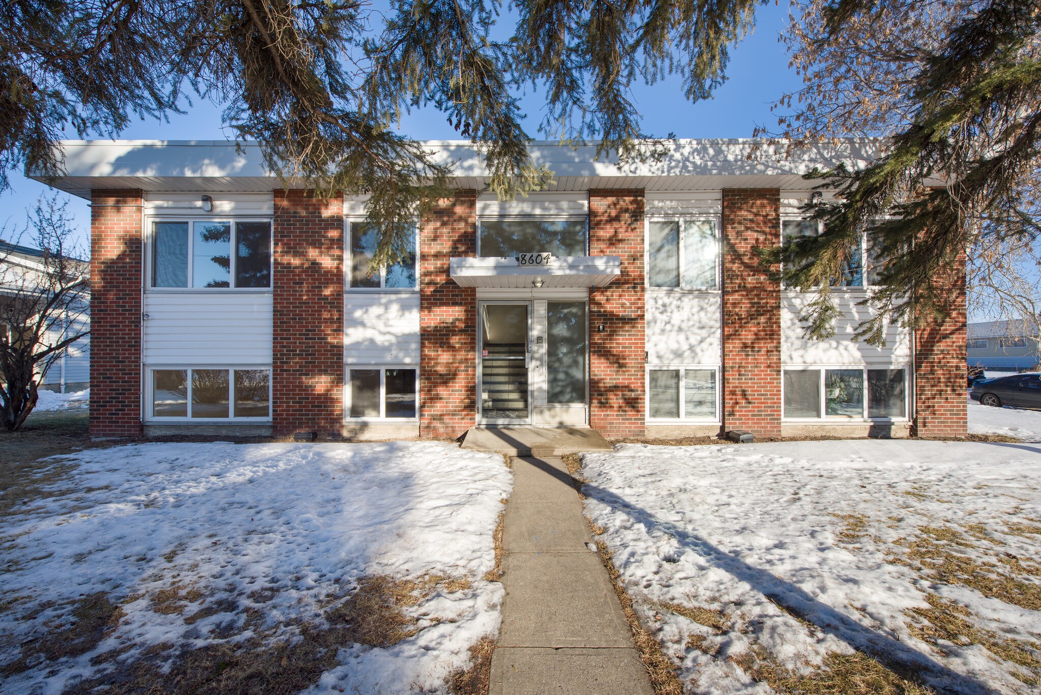 8604 128 Ave NW, Edmonton, AB for sale Primary Photo- Image 1 of 1