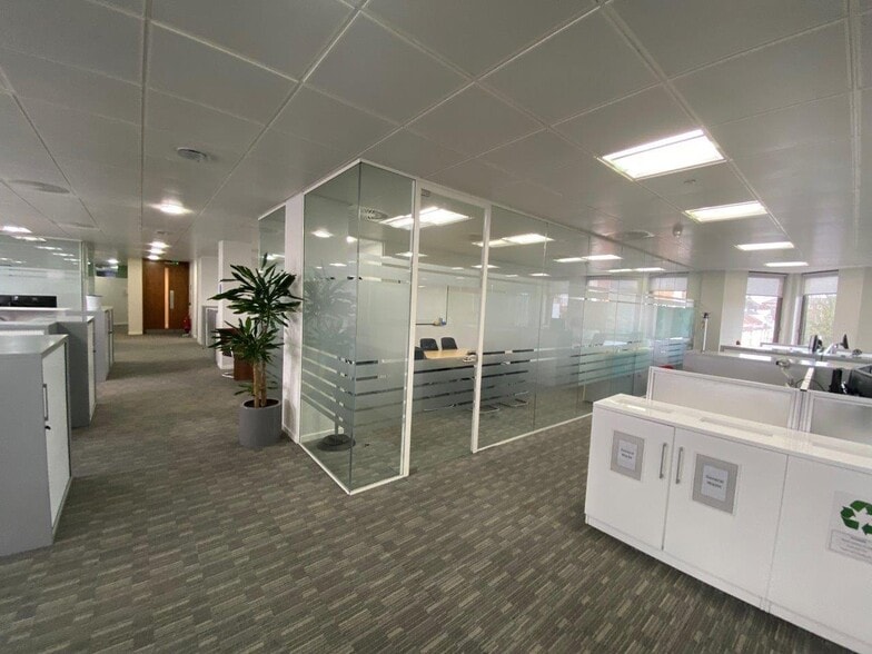 St. Marks Hl, Surbiton à louer - Photo intérieure - Image 2 de 8