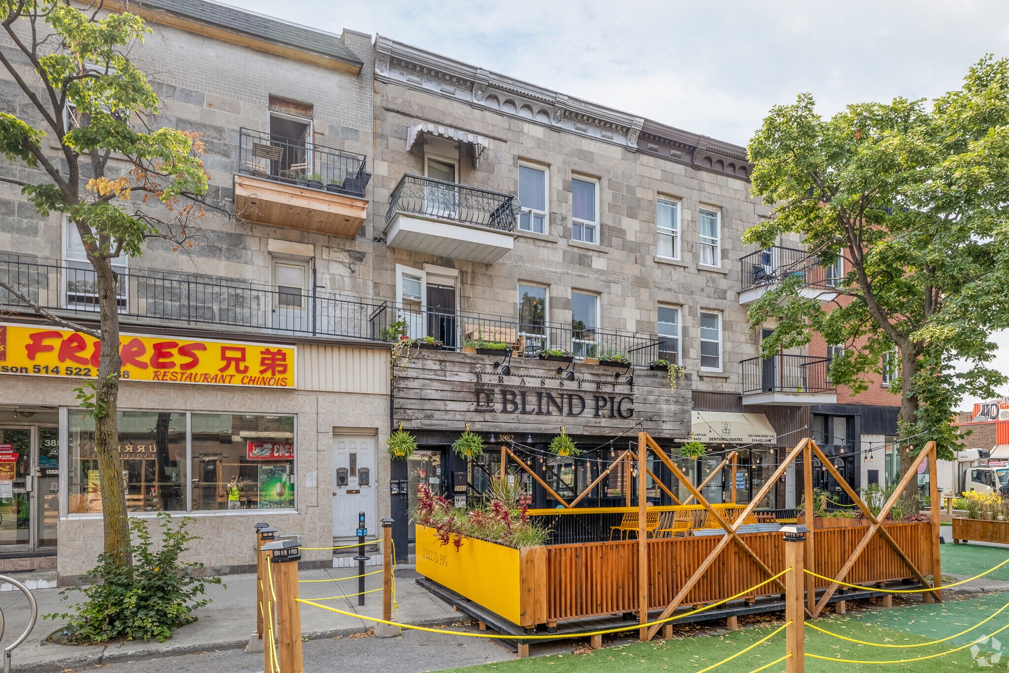 3882-3886 Rue Ontario E, Montréal, QC à vendre Photo du bâtiment- Image 1 de 1
