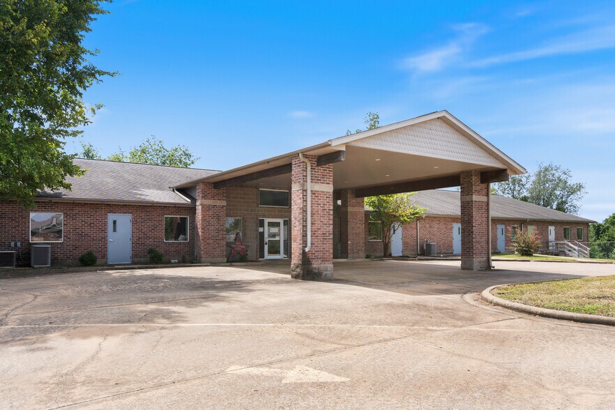 185 Rebecca St, Gentry, AR à louer - Photo du bâtiment - Image 1 de 53