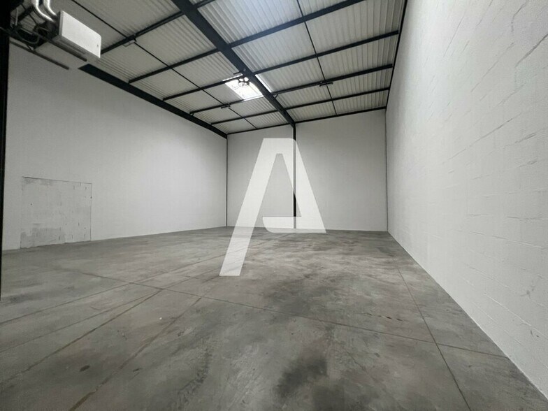 441 Avenue Marguerite Perey, Lieusaint for lease - Building Photo - Image 3 of 5