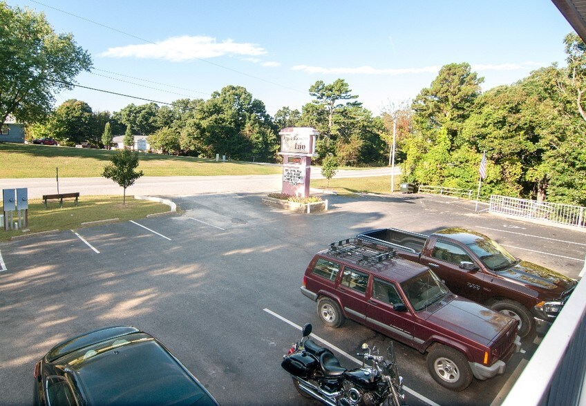 3043 E Van Buren, Eureka Springs, AR à vendre - Photo du bâtiment - Image 3 de 47