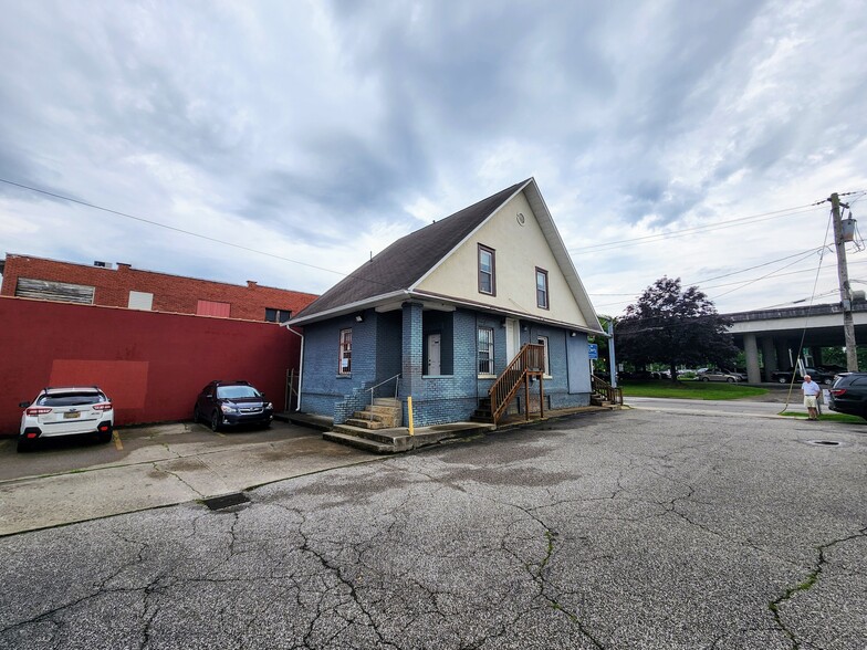 607 Pennsylvania Ave, Charleston, WV for sale - Building Photo - Image 3 of 17