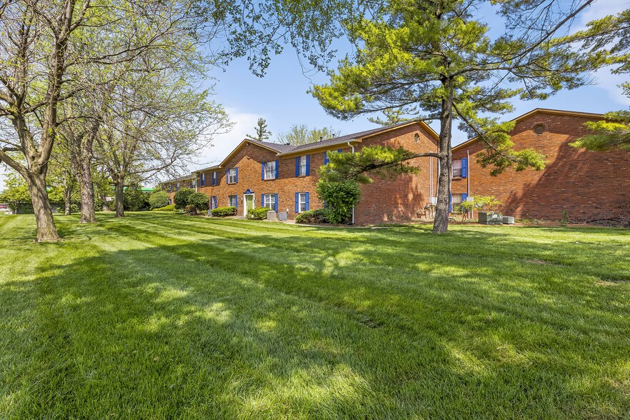 6046 E 21st St, Indianapolis, IN à vendre - Photo du bâtiment - Image 1 de 33