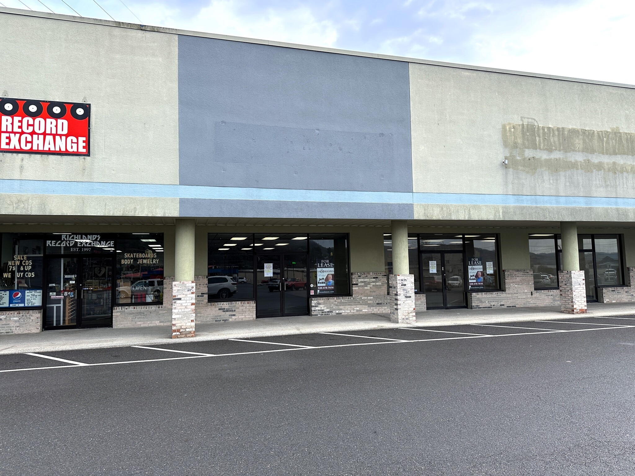 118-180 Kents Ridge Rd, Richlands, VA for lease Building Photo- Image 1 of 9