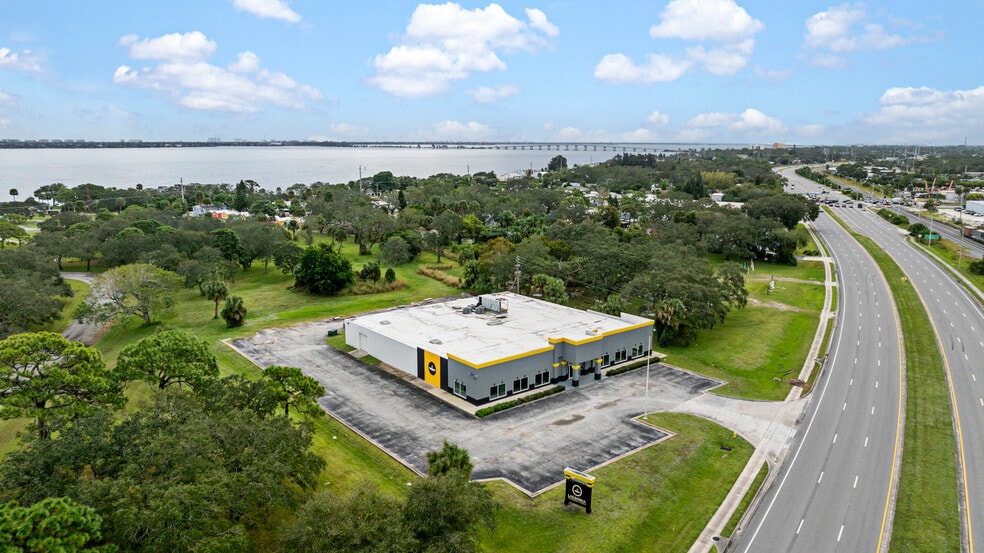 2705 N Harbor City Blvd, Melbourne, FL à vendre - Photo principale - Image 1 de 25