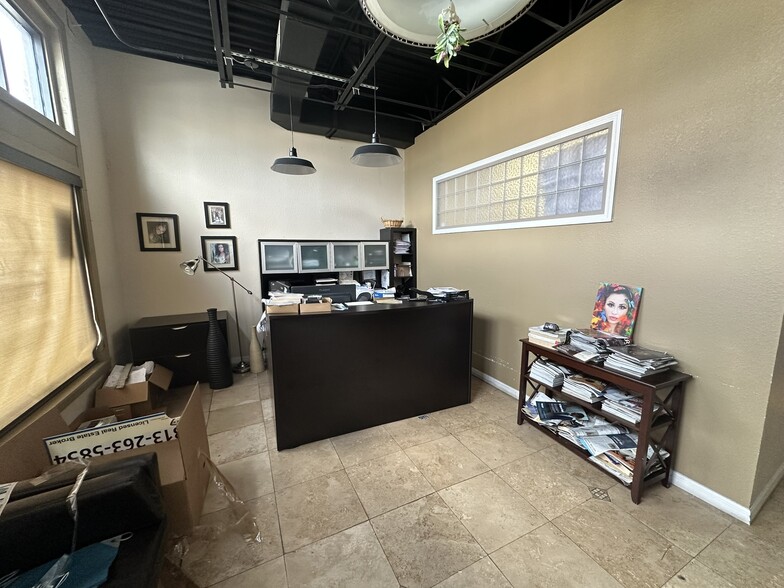 2211 E 7th Ave, Tampa, FL for lease - Interior Photo - Image 3 of 6